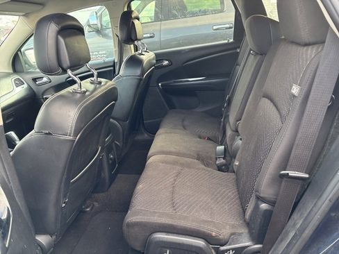 Used 2015 Dodge Journey SXT w/ Flexible Seating Group image 9