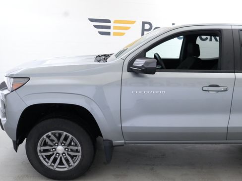 Used 2023 Chevrolet Colorado LT w/ LT Convenience Package II image 4