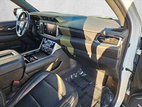 Used 2022 GMC Yukon Denali w/ Denali Premium Package image 22