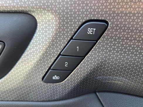 Certified 2023 Chevrolet Traverse Premier FWD image 38