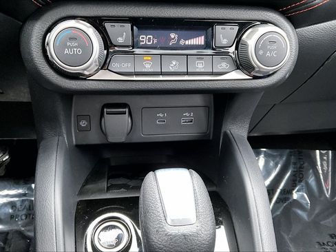 Used 2025 Nissan Versa SR w/ Trunk Package image 8