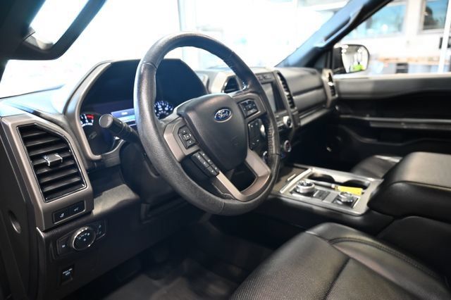 Used 2020 Ford Expedition XLT w/ Equipment Group 202A AWD/4WD image 22