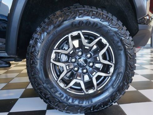 Used 2026 Chevrolet Colorado ZR2 w/ Technology Package image 97