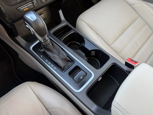 Used 2018 Ford Escape Titanium w/ Ford Safe & Smart Package image 19