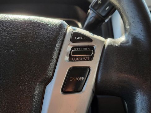Certified 2017 Nissan Titan SV image 32