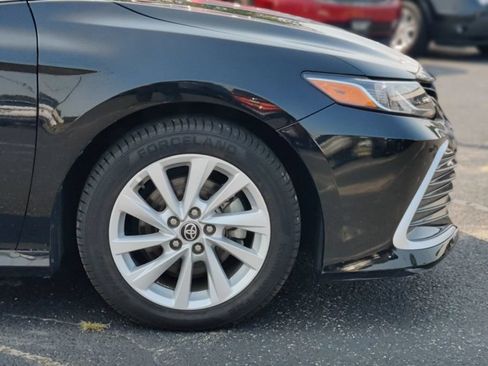 Used 2022 Toyota Camry LE w/ Carpet Mat Package (TMS) FWD image 9