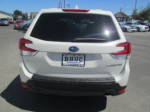 Used 2022 Subaru Forester AWD/4WD image 5