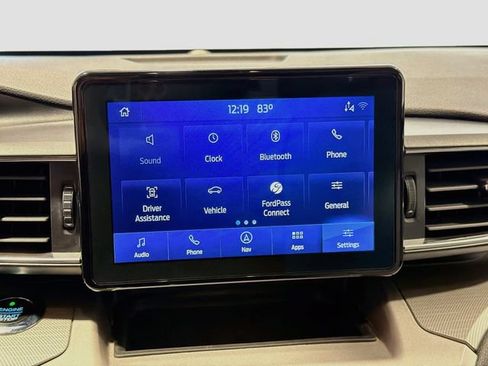 Used 2021 Ford Explorer XLT w/ Equipment Group 202A AWD/4WD image 13