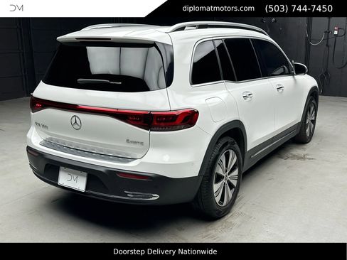 Used 2023 Mercedes-Benz EQB 300 4MATIC w/ Exclusive Package image 7