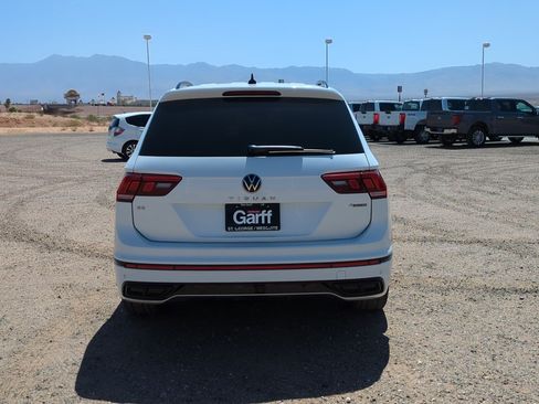 Used 2023 Volkswagen Tiguan SE R-Line AWD/4WD image 4