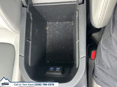 Used 2022 Toyota RAV4 XLE Premium image 31