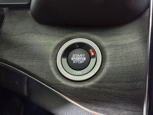 Used 2022 Jeep Grand Cherokee Overland w/ Luxury Tech Group IV image 20