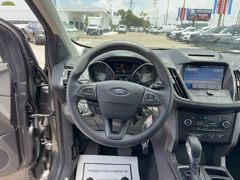 Used 2018 Ford Escape SE w/ SE Sync 3 Package FWD image 32