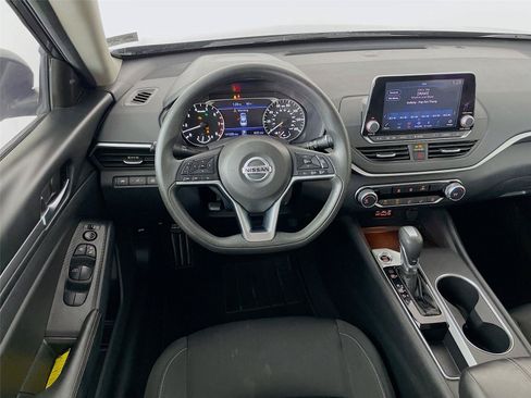 Used 2022 Nissan Altima 2.5 SV FWD image 24