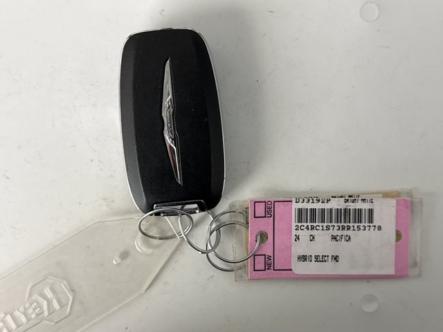 Used 2024 Chrysler Pacifica Limited FWD image 22