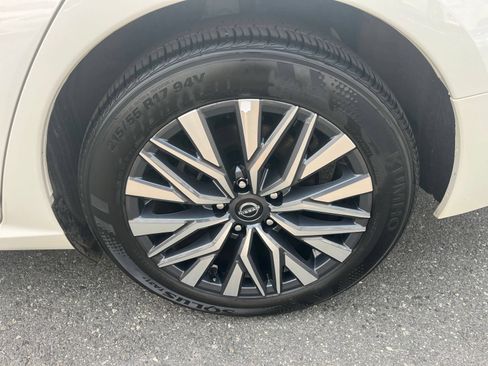 Used 2025 Nissan Altima 2.5 SV FWD image 26