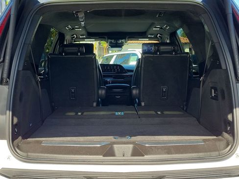 Certified 2021 Cadillac Escalade Premium Luxury Platinum image 25