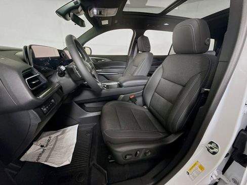 New 2026 Chevrolet Traverse LT w/ Sun and Wheel Package AWD/4WD image 24