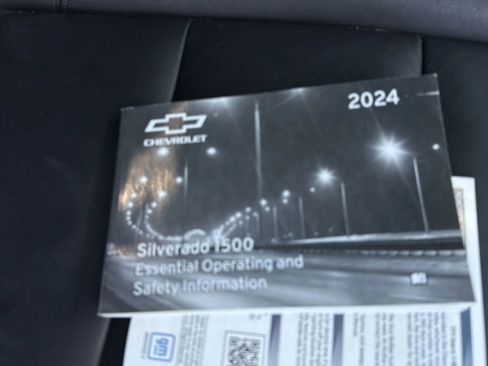 Used 2024 Chevrolet Silverado 1500 LT Trail Boss w/ LT Trail Boss Premium Package image 27