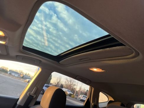 Used 2011 Nissan Rogue SV w/ Premium Pkg image 21