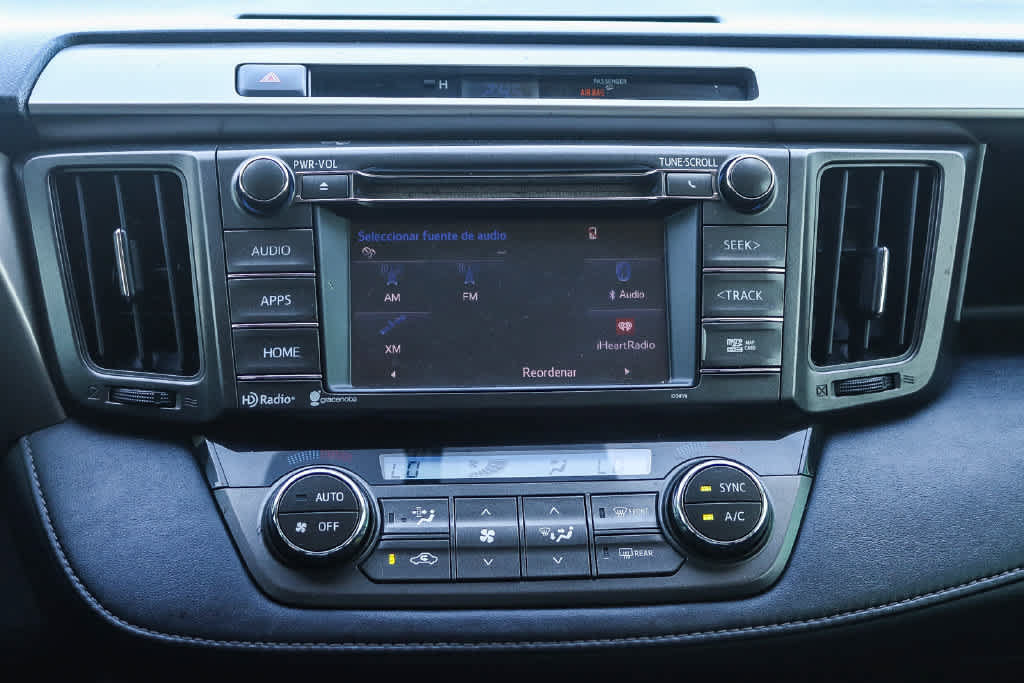 Used 2015 Toyota RAV4 XLE FWD image 13