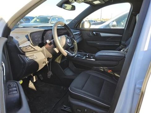 Used 2025 Buick Enclave Preferred image 3