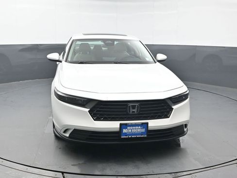 Used 2023 Honda Accord EX image 9