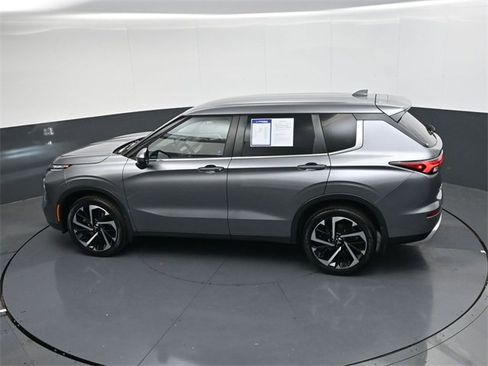 Used 2023 Mitsubishi Outlander SE image 27