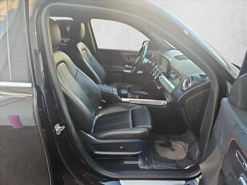 Used 2023 Mercedes-Benz EQB 300 4MATIC image 21