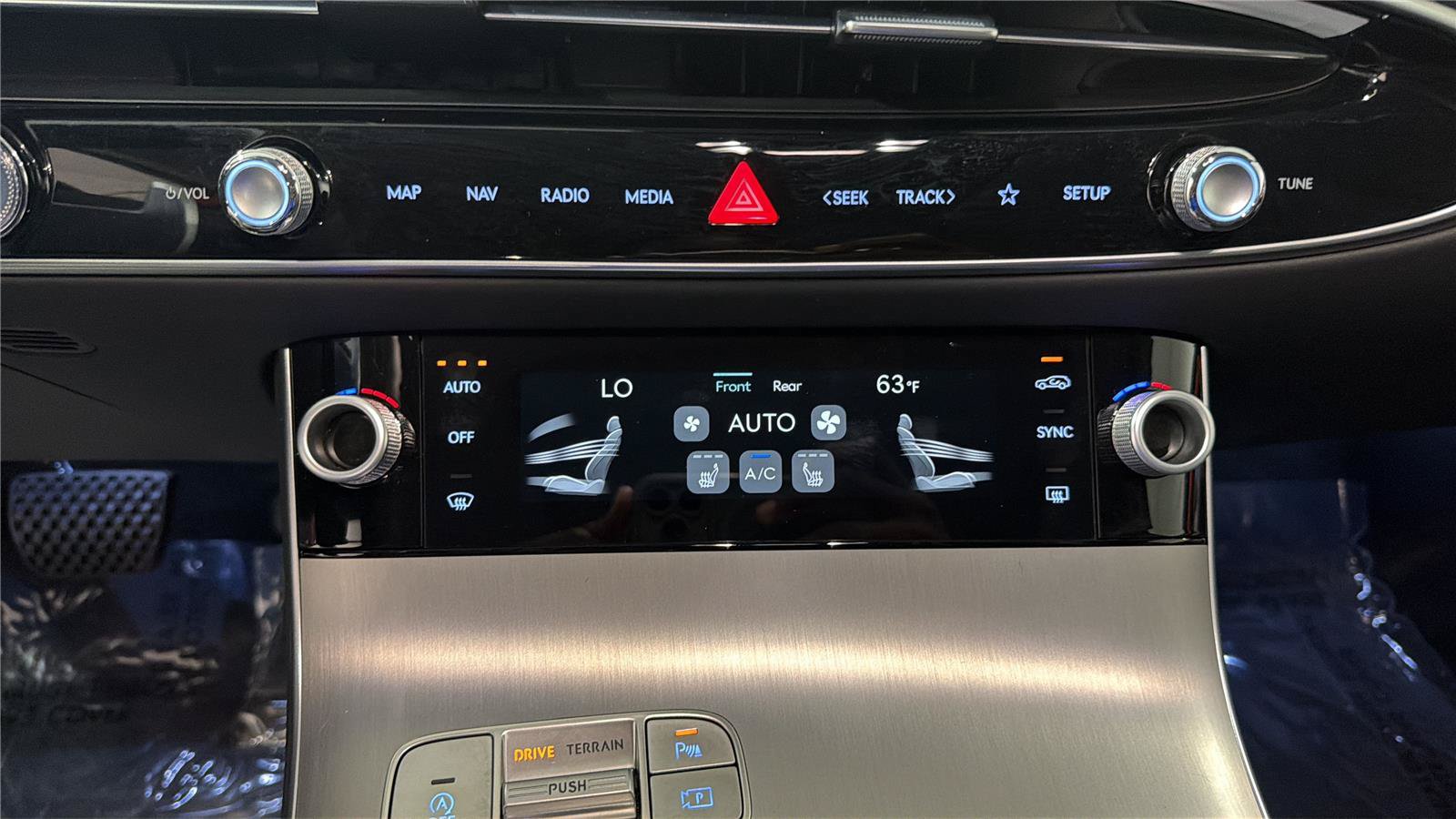 Used 2026 Genesis GV70 2.5T Select AWD/4WD image 18