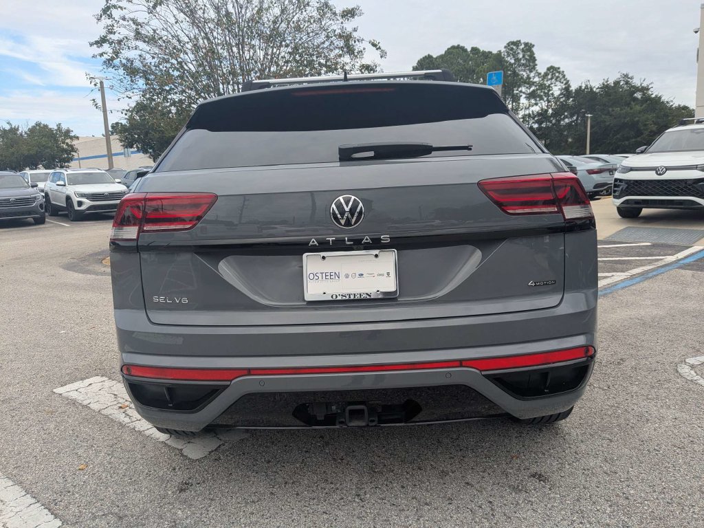 Certified 2023 Volkswagen Atlas Cross Sport SEL R-Line AWD/4WD image 5