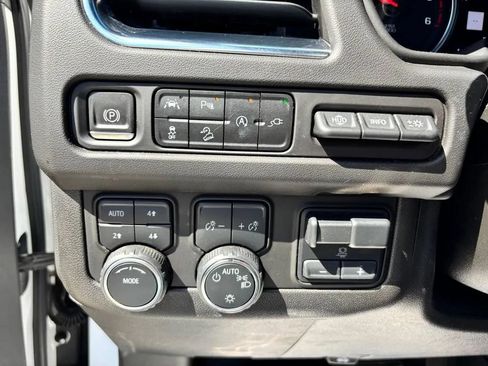 Used 2021 Chevrolet Tahoe Premier w/ Premium Package AWD/4WD image 14