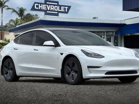 Used 2023 Tesla Model 3 Standard Range image 31