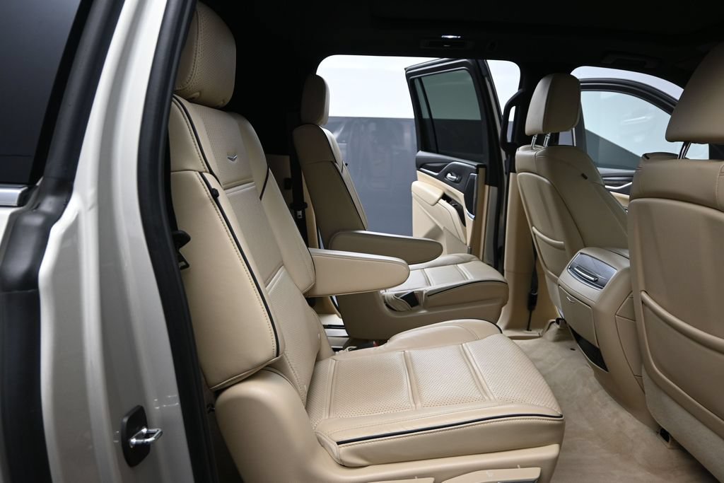 Certified 2024 Cadillac Escalade ESV Premium Luxury AWD/4WD image 21