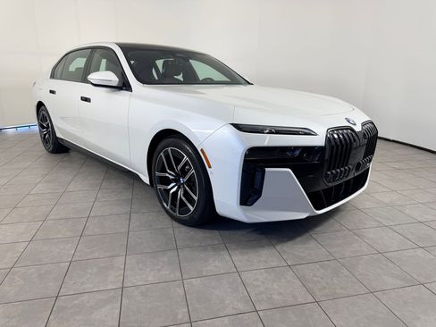 New 2026 BMW 760i xDrive w/ Executive Package AWD/4WD image 7