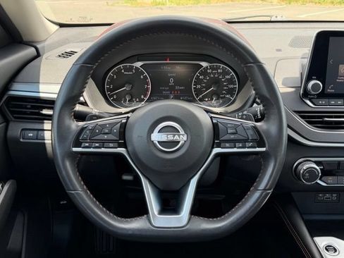 Used 2023 Nissan Altima 2.5 SR AWD/4WD image 14