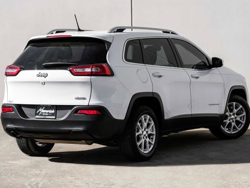 Used 2018 Jeep Cherokee Latitude image 8