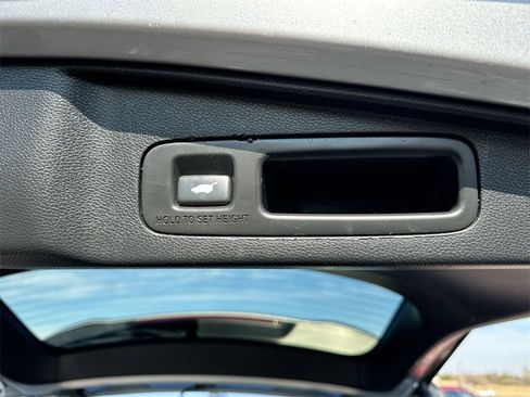 Used 2018 Honda CR-V Touring image 27