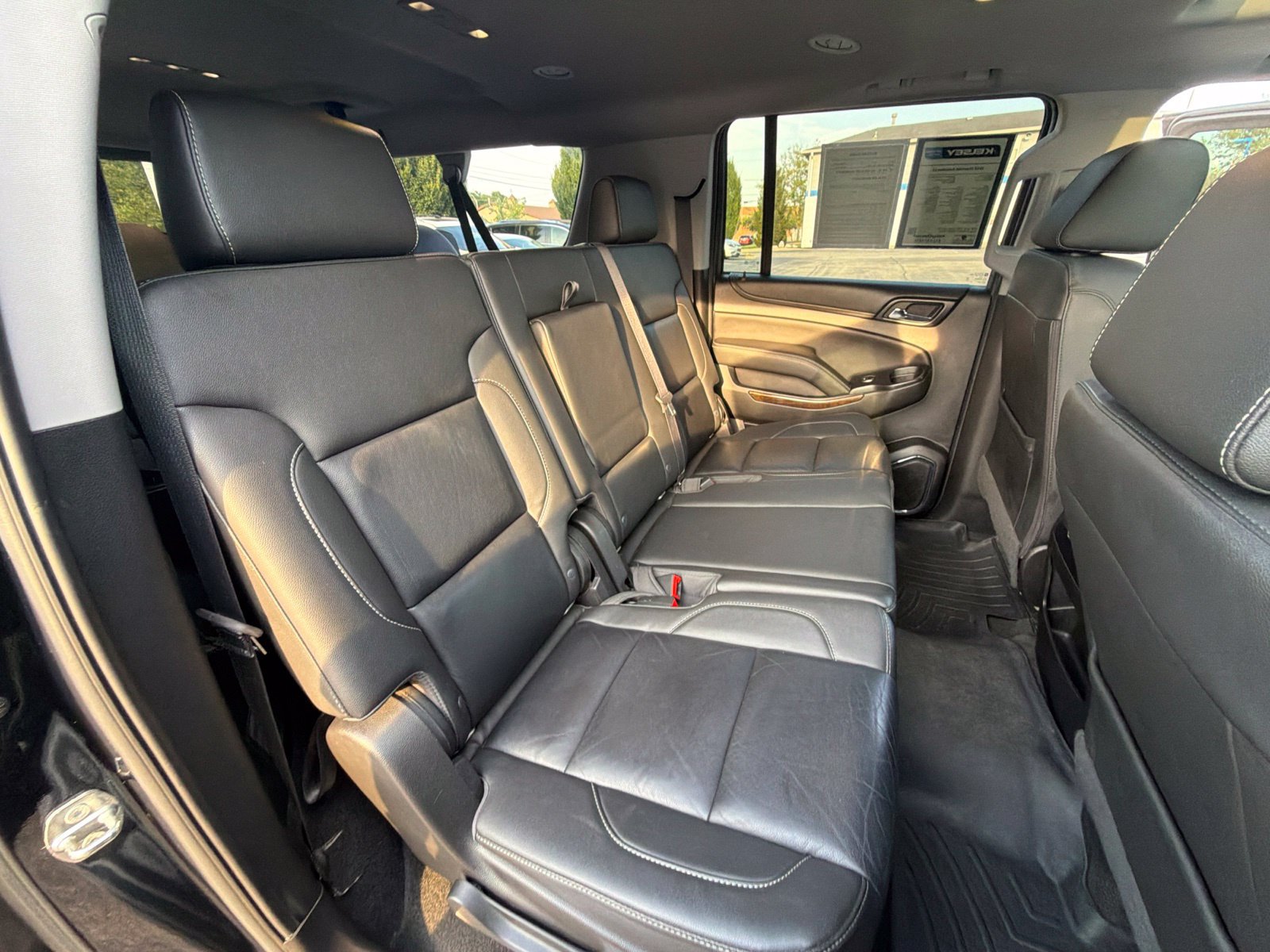 Used 2018 Chevrolet Suburban LT w/ Luxury Package AWD/4WD image 28
