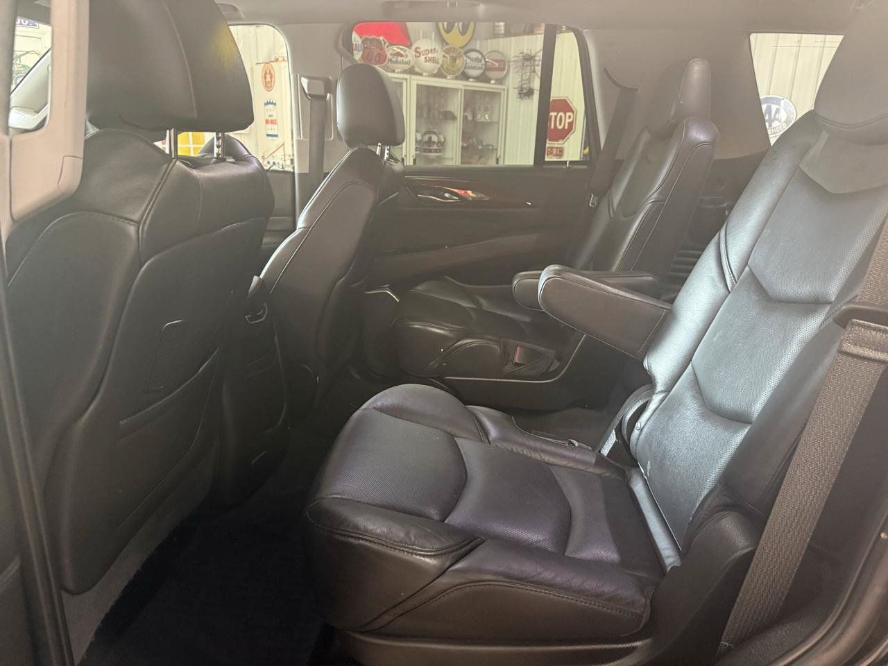 Used 2020 Cadillac Escalade Luxury AWD/4WD image 20