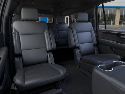 New 2026 Chevrolet Suburban Z71 AWD/4WD image 17