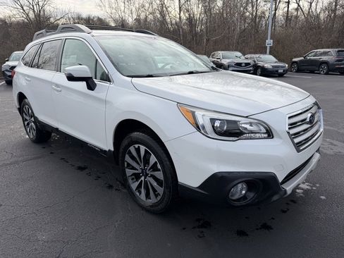 Used 2017 Subaru Outback 2.5i Limited image 3