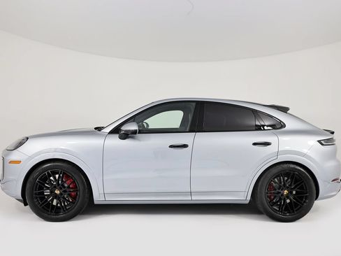 New 2026 Porsche Cayenne GTS AWD/4WD image 2