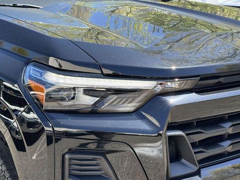 Used 2023 Chevrolet Colorado Z71 AWD/4WD image 7