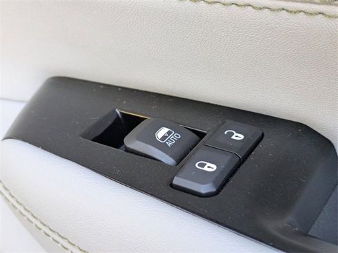 Used 2024 Jeep Wagoneer L Series II w/ Flexible Seating Group image 35