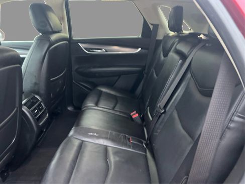 Used 2017 Cadillac XT5 Luxury w/ Driver Awareness Package FWD image 11