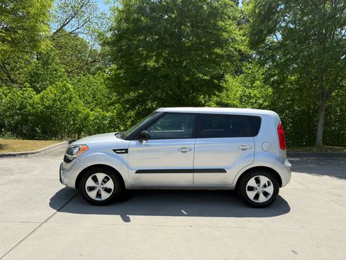 Used 2013 Kia Soul image 2