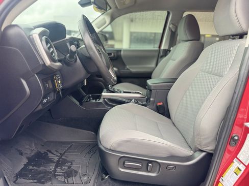 Used 2022 Toyota Tacoma SR5 image 8