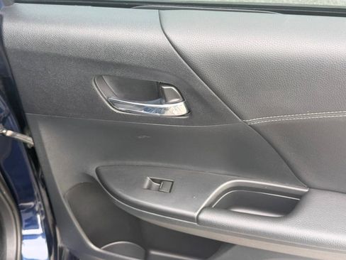 Used 2016 Honda Accord Sport image 25