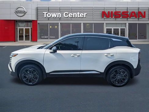 Certified 2025 Nissan Kicks SR w/ SR Premium Package FWD image 4